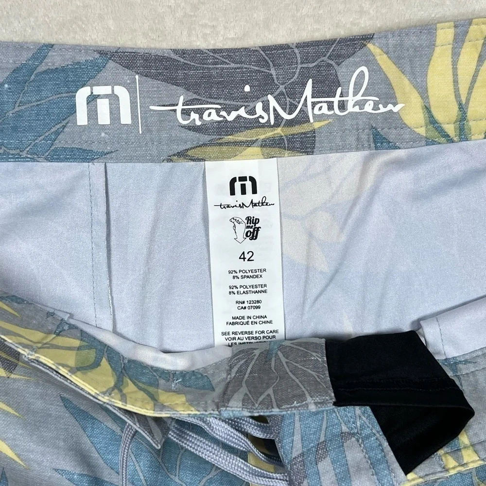 NWT Travis Mathew 42W Lifestyle Palm Floral Pattern Stretch Band Trunks Swim